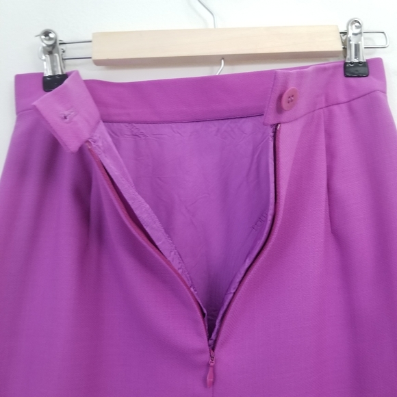 Sold - Picture 3 of 7